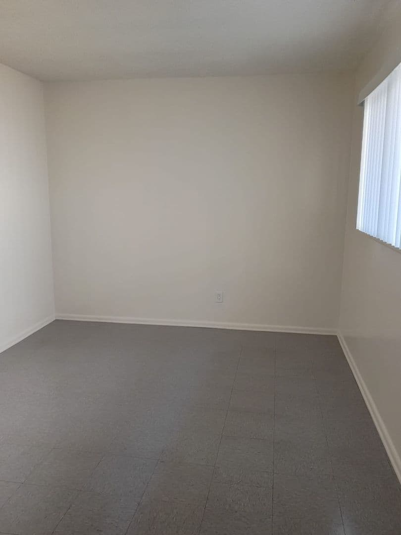 Fontana Apartment: 8190 Wheeler Ave.