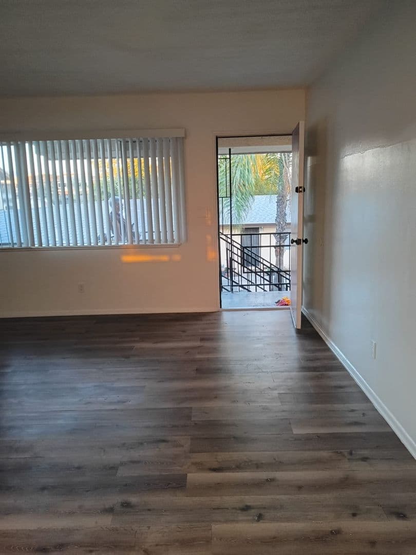 Fontana Apartment: 8190 Wheeler Ave.