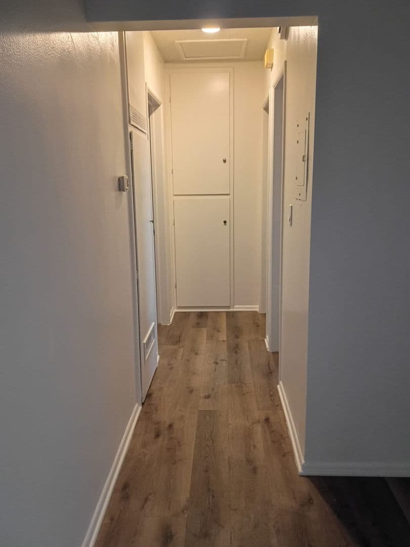 Fontana Apartment: 8190 Wheeler Ave.