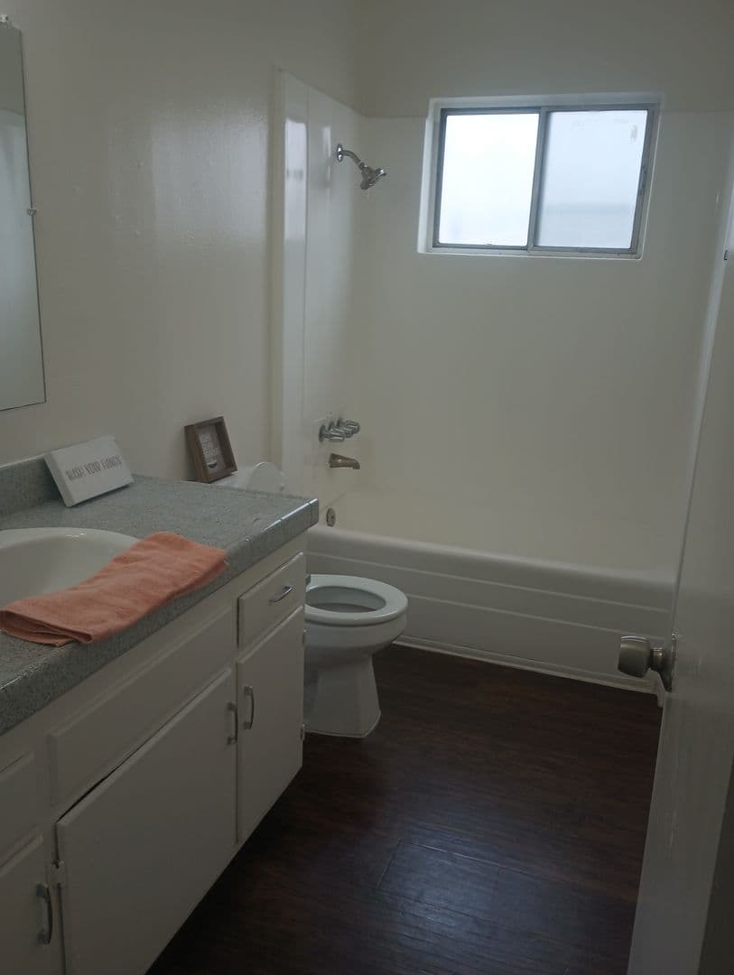 Corona Apartment: 508 S. Victoria Ave.