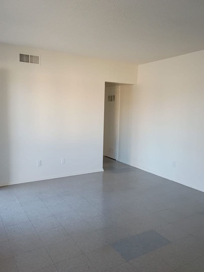 Fontana Apartment: 8190 Wheeler Ave.