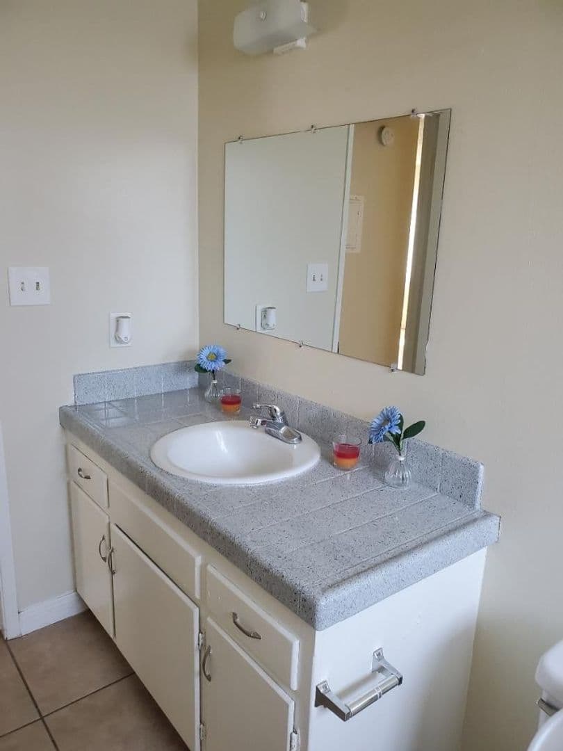 Corona Apartment: 508 S. Victoria Ave.