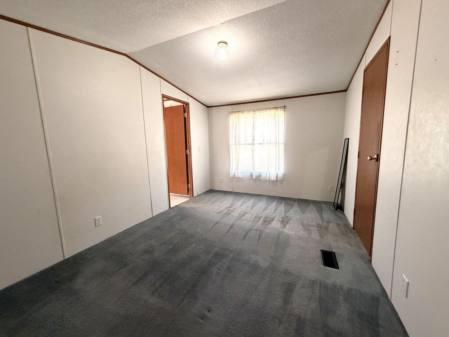 Fredericksburg Apartment: S Fredericksburg Depauw Rd.