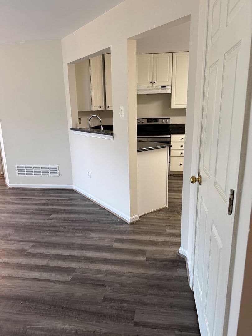 Frederick Townhome: 5704 Duke Ct.
