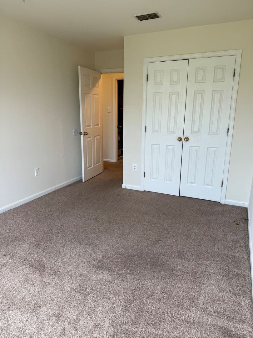 Frederick Townhome: 5704 Duke Ct.