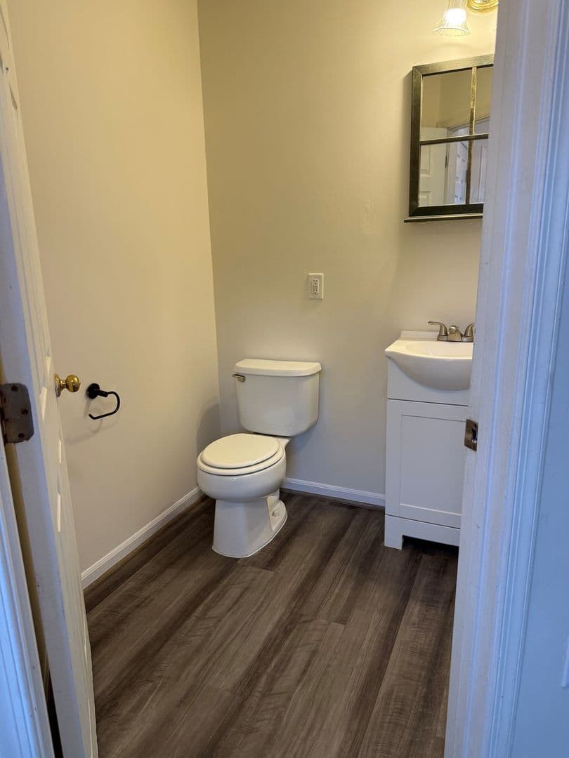 Frederick Townhome: 5704 Duke Ct.