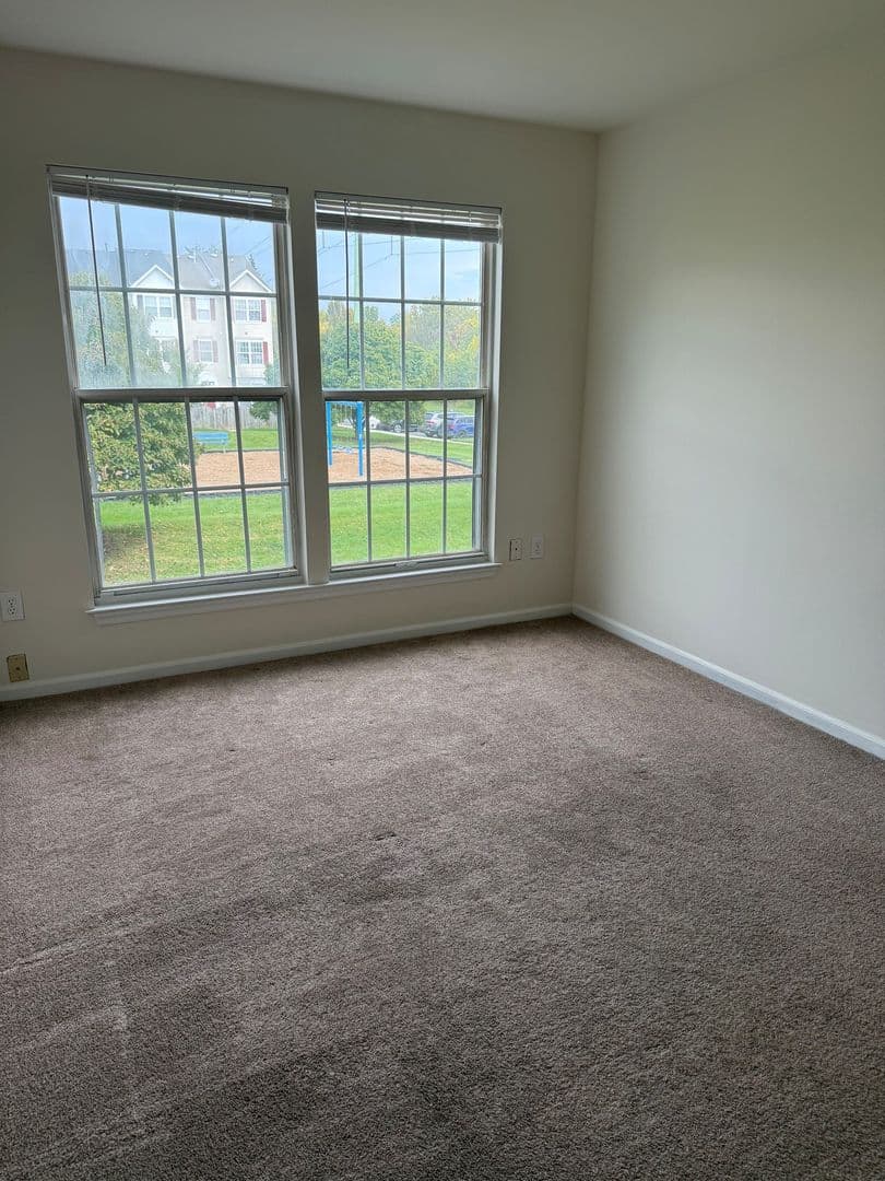 Frederick Townhome: 5704 Duke Ct.