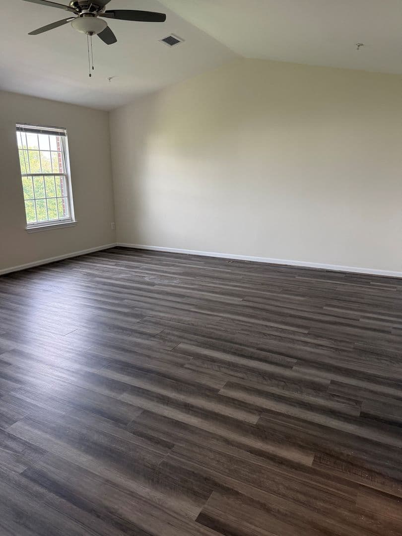 Frederick Townhome: 5704 Duke Ct.