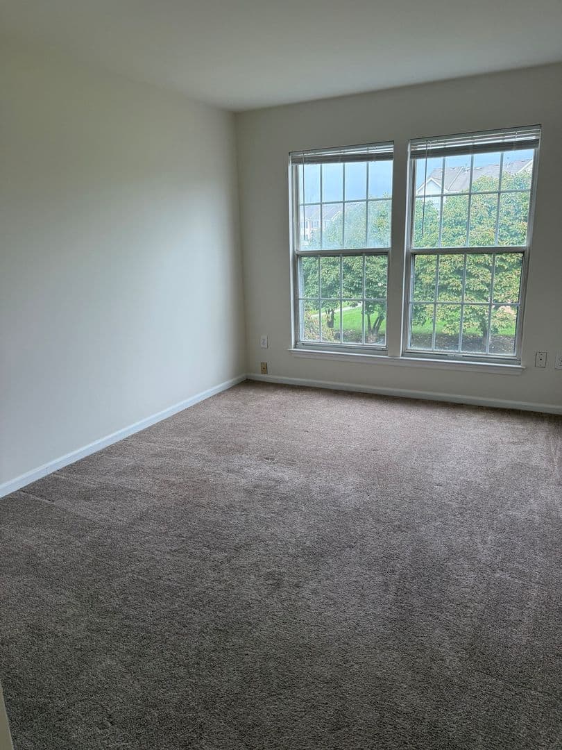 Frederick Townhome: 5704 Duke Ct.