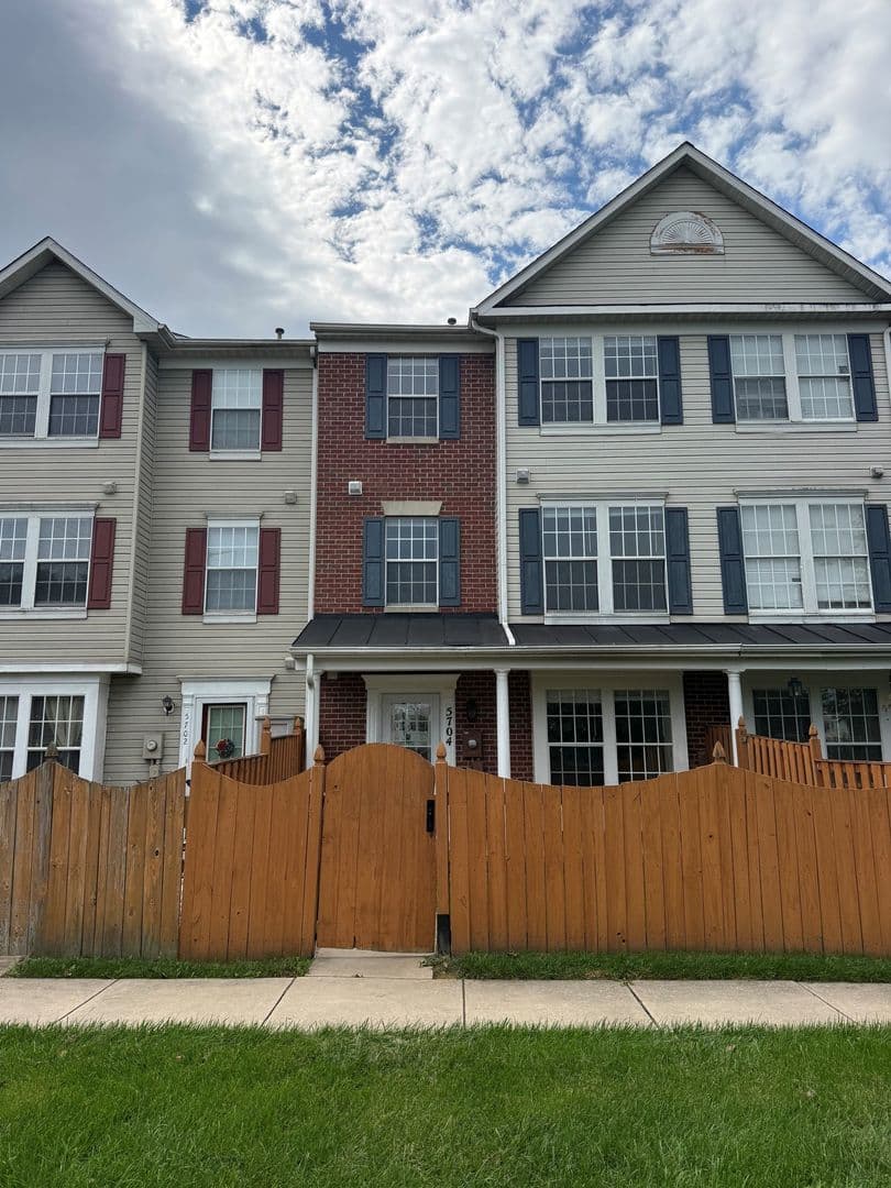 Frederick Townhome: 5704 Duke Ct.