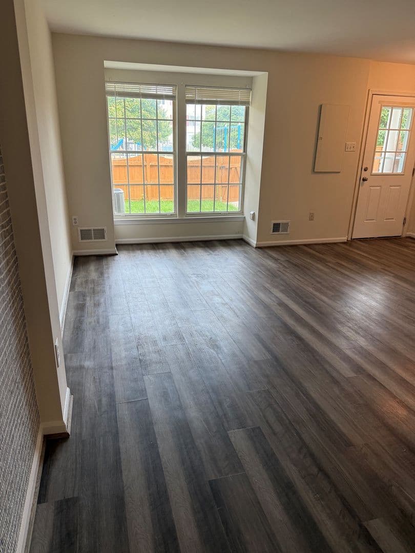 Frederick Townhome: 5704 Duke Ct.