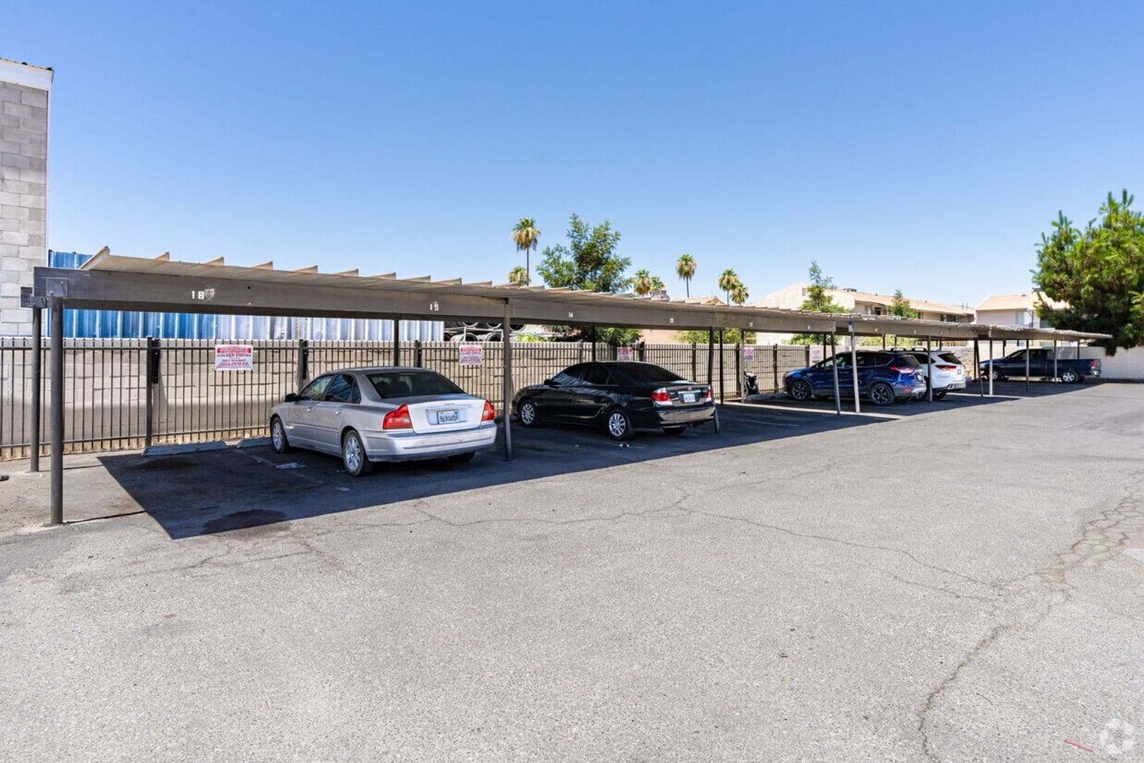 Bakersfield Apartment: 3143 S. H St.