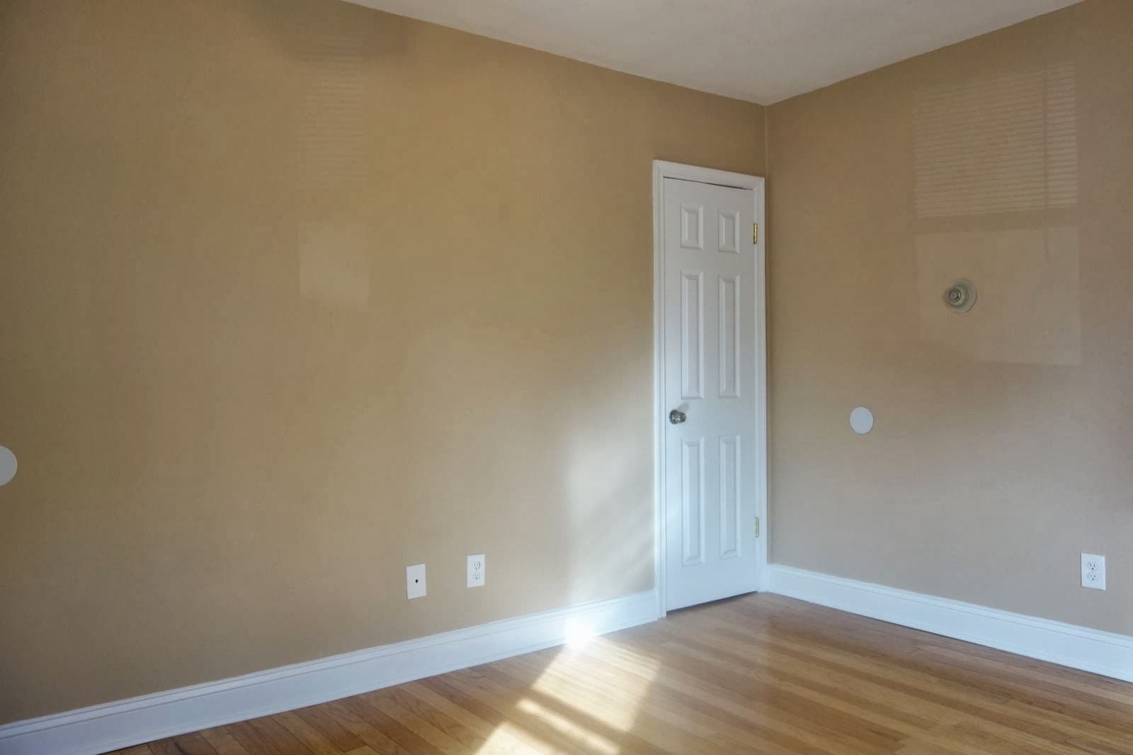 Takoma Park Apartment: 8105 Greenwood Ave