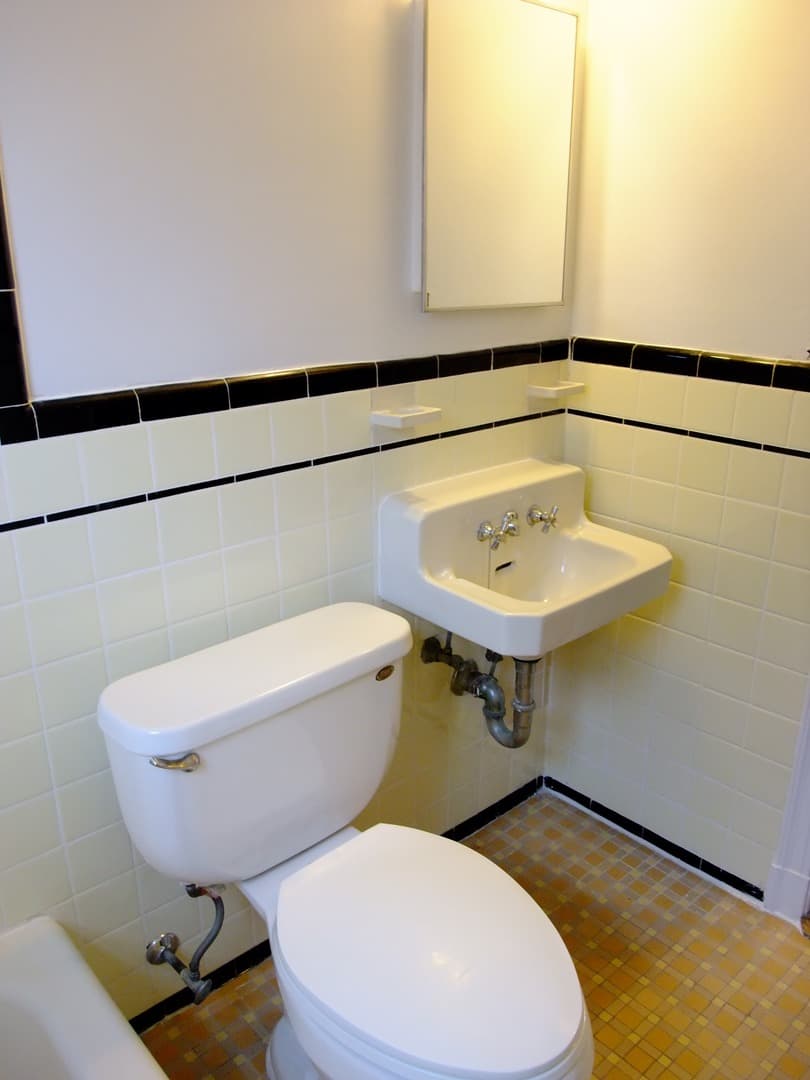Takoma Park Apartment: 907 Wabash Ave