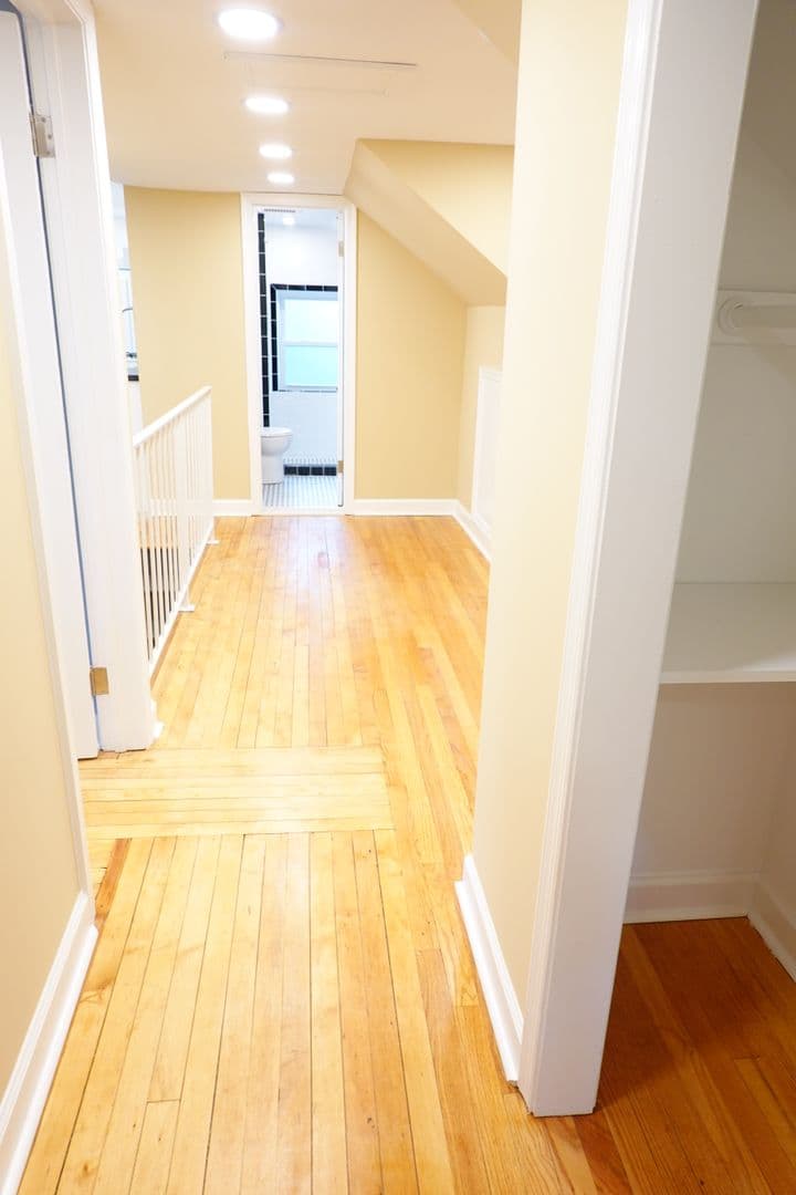 Takoma Park Apartment: 8220 Greenwood Ave