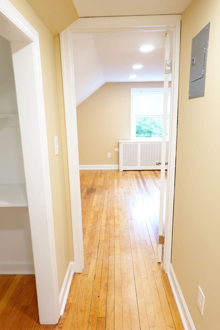 Takoma Park Apartment: 8220 Greenwood Ave