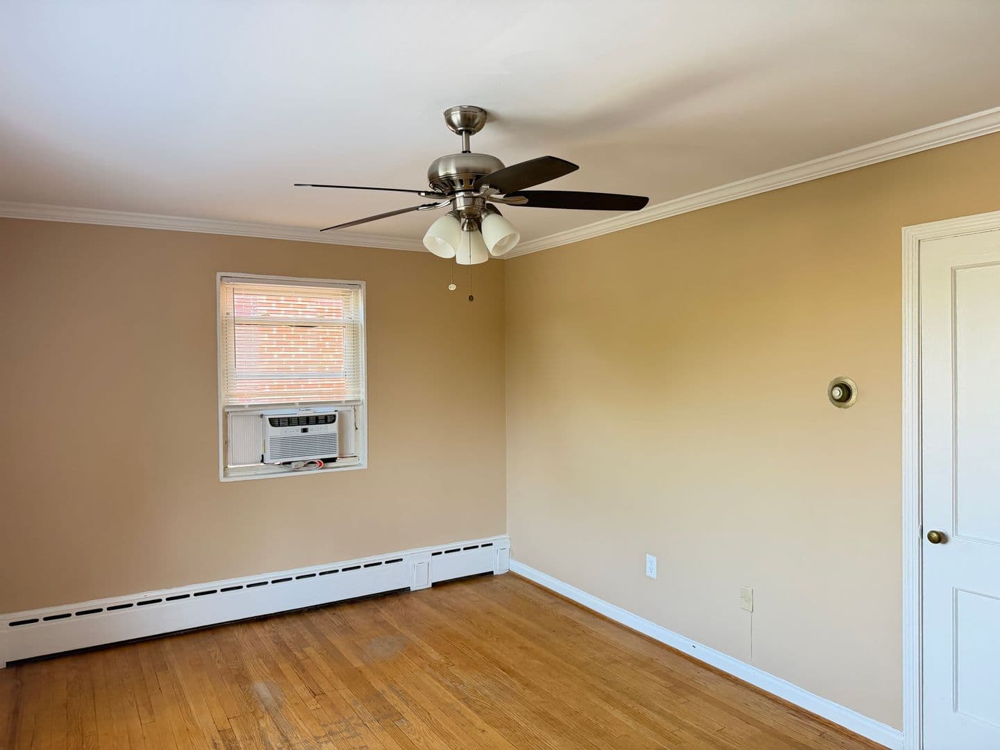 Silver Spring Apartment: 8705 Plymouth St
