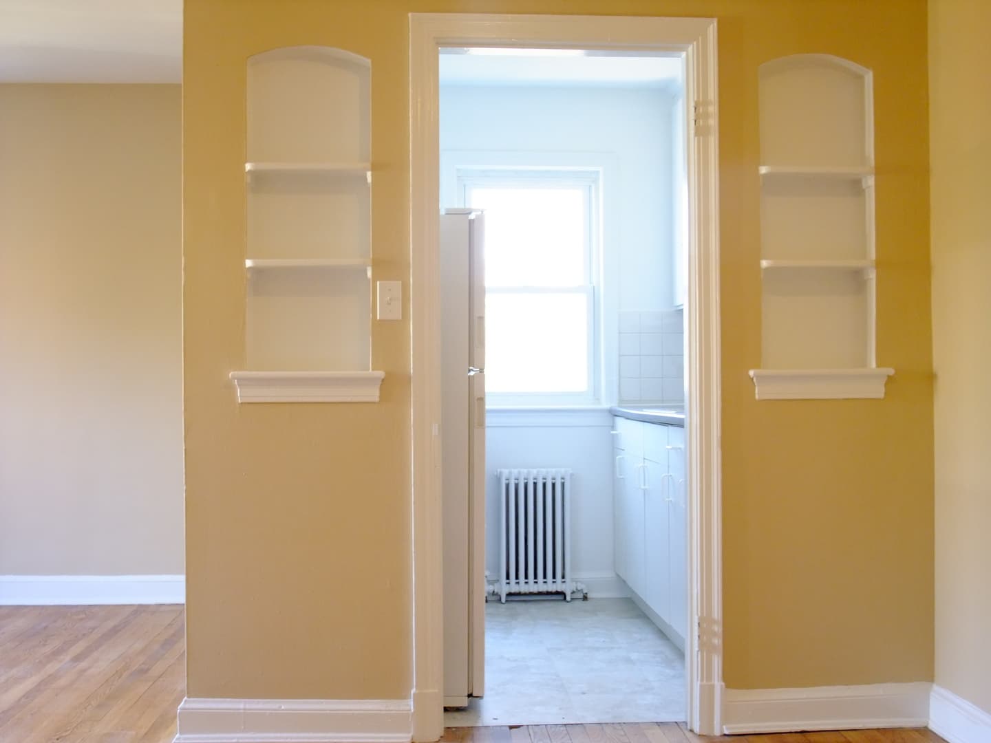Takoma Park Apartment: 907 Wabash Ave