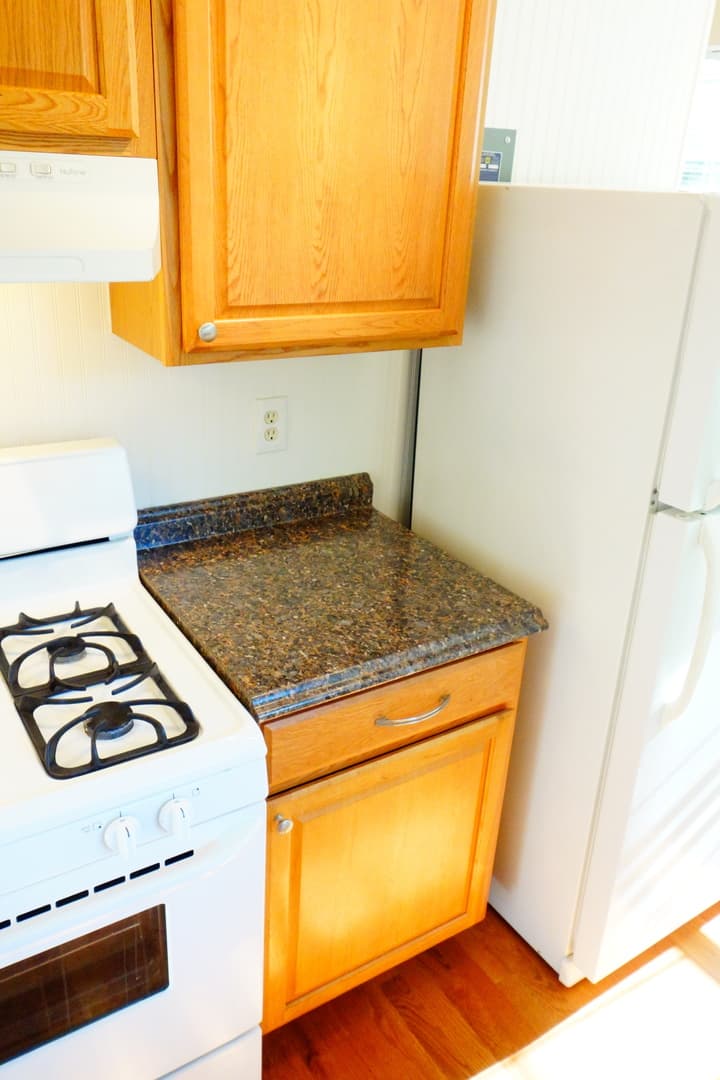 Takoma Park Apartment: 8400 Greenwood Ave