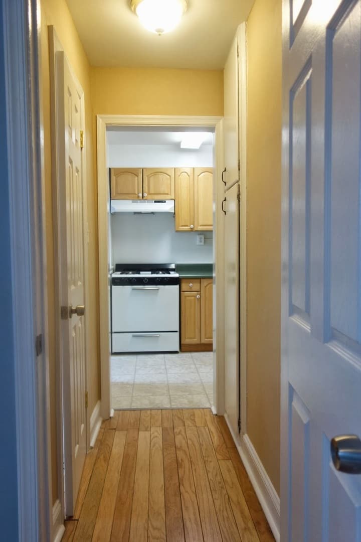 Takoma Park Apartment: 8105 Greenwood Ave