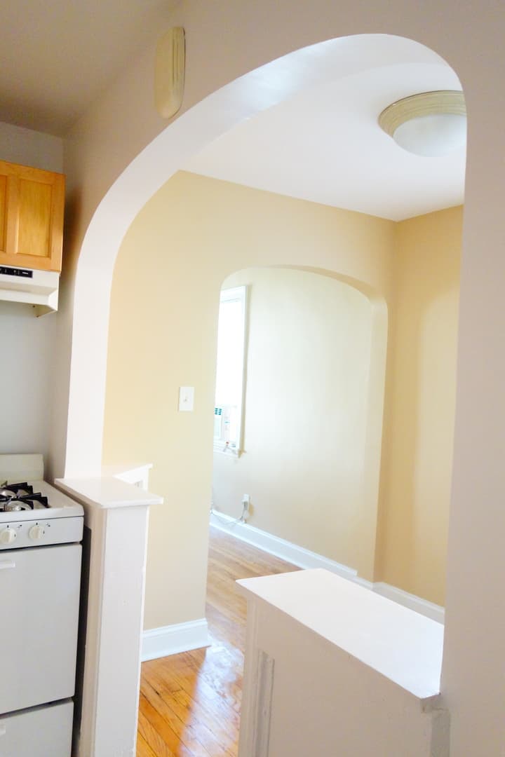Takoma Park Apartment: 8105 Greenwood Ave