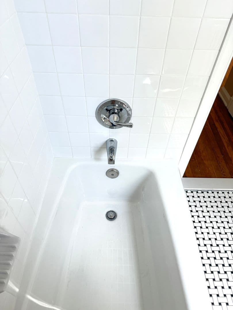 Brentwood Apartment: 4108 40th St.