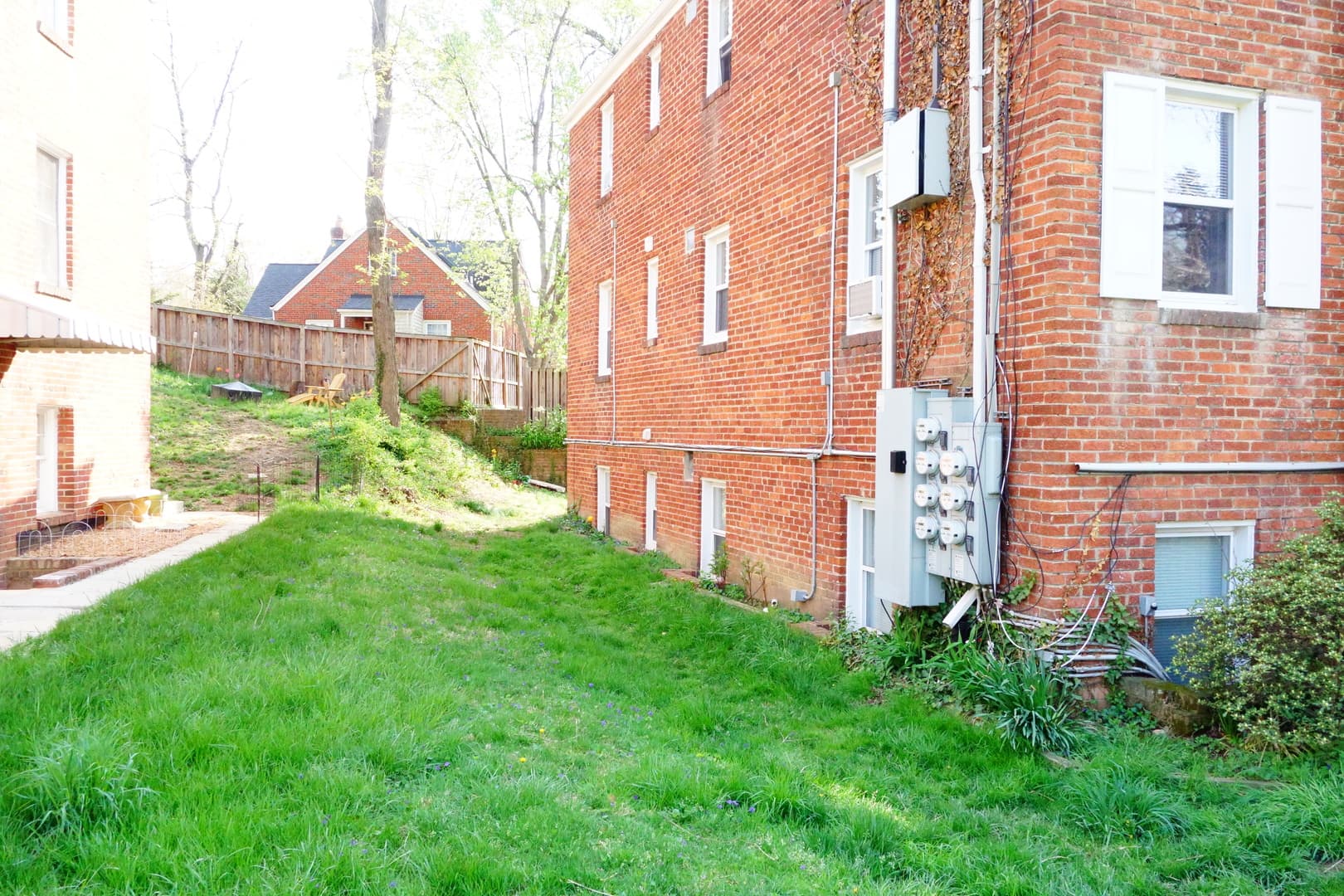 Takoma Park Apartment: 8105 Greenwood Ave