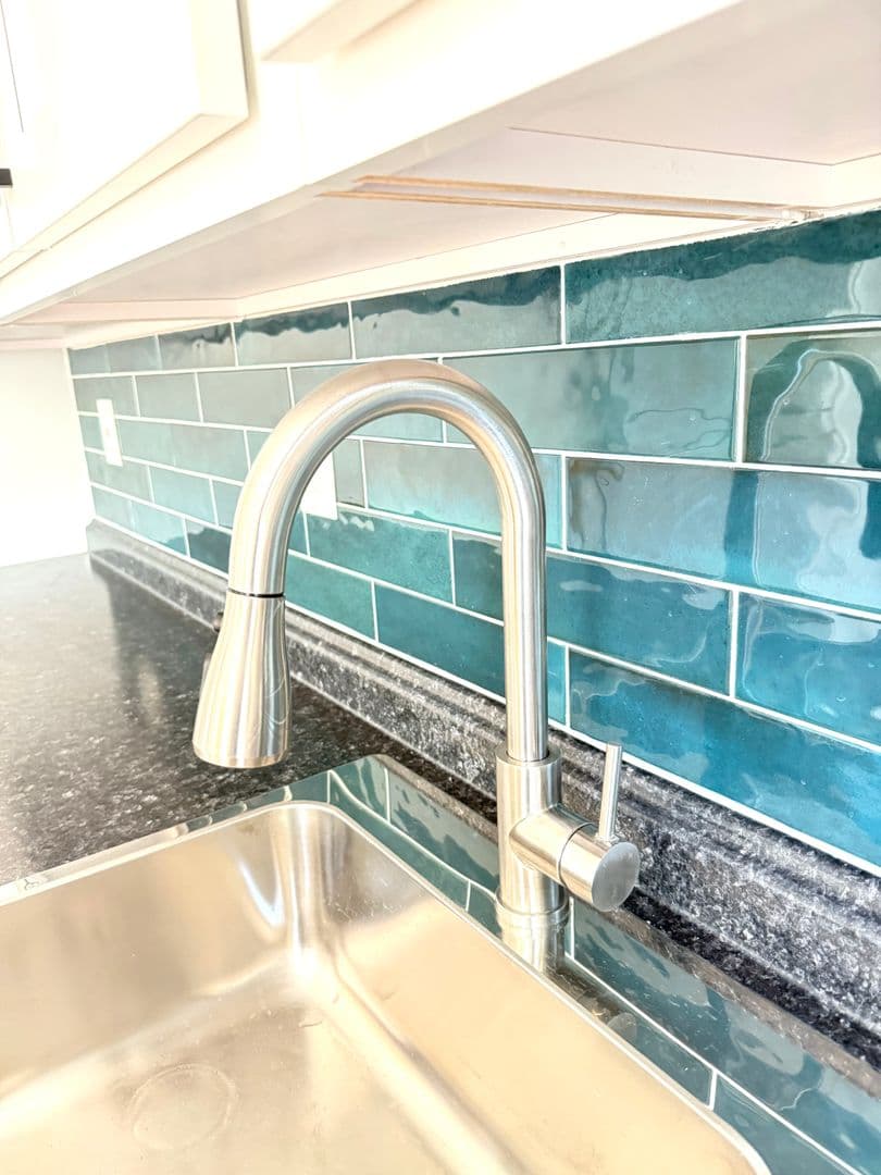 Brentwood Apartment: 4108 40th St.