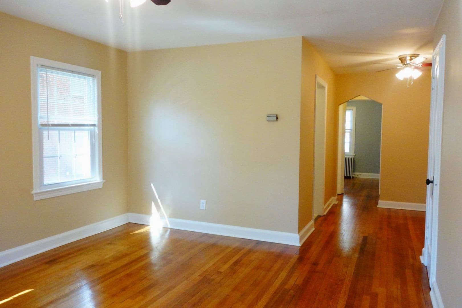 Takoma Park Apartment: 8404 Greenwood Ave