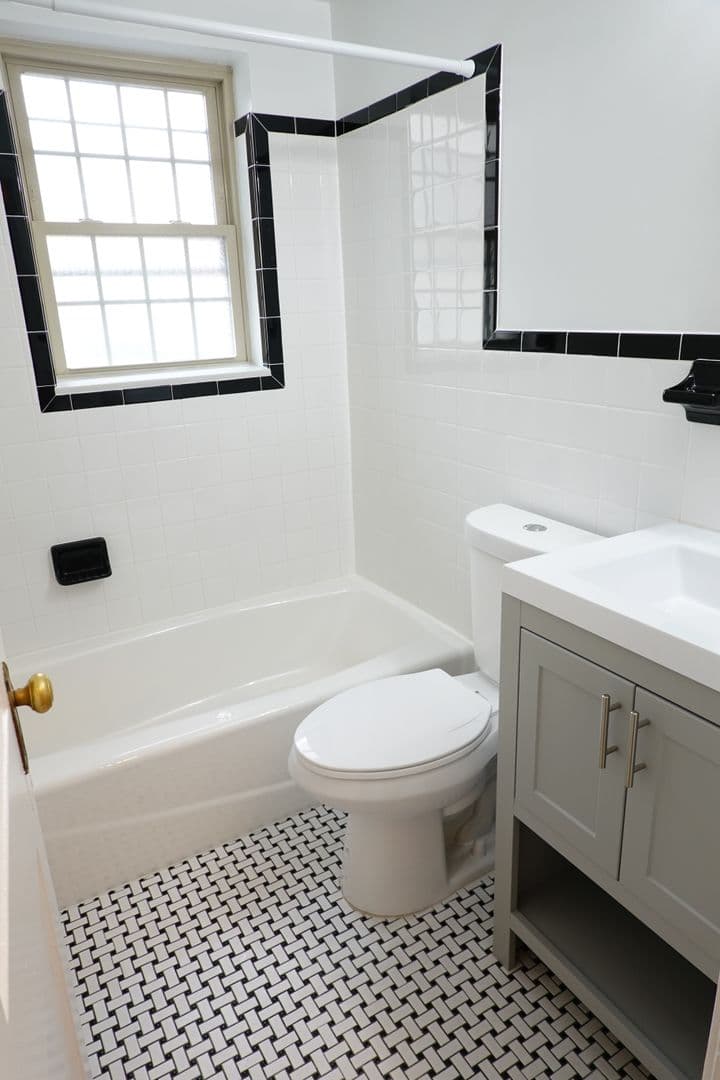 Takoma Park Apartment: 8310 Garland Ave