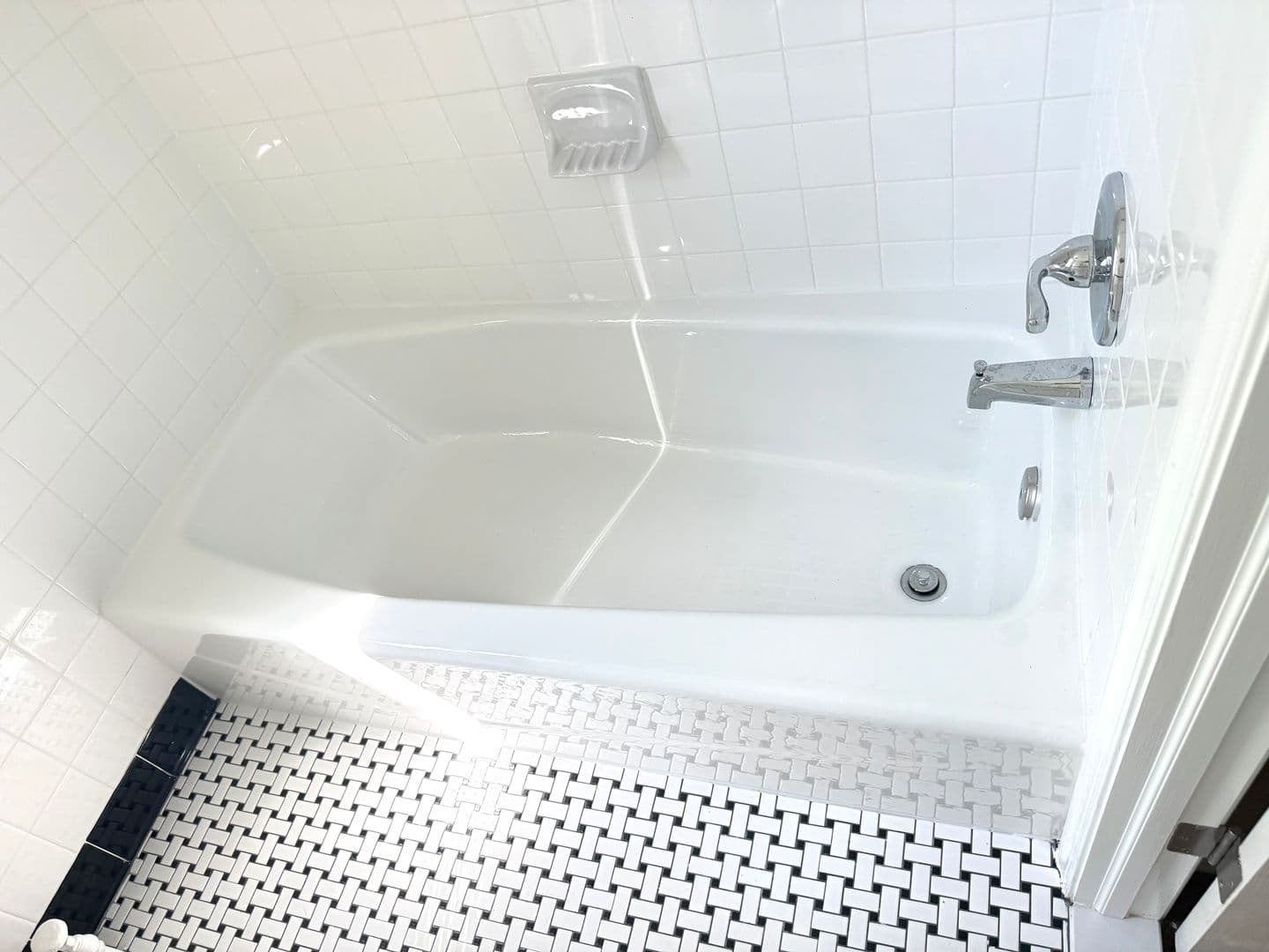 Brentwood Apartment: 4108 40th St.