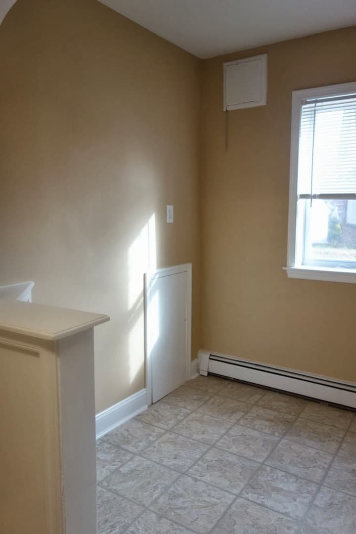 Takoma Park Apartment: 8105 Greenwood Ave