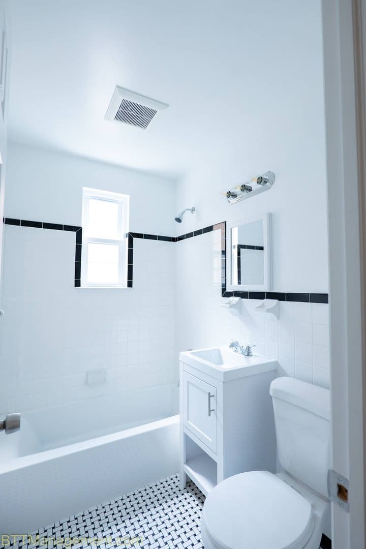 Silver Spring Apartment: 8805 Plymouth St