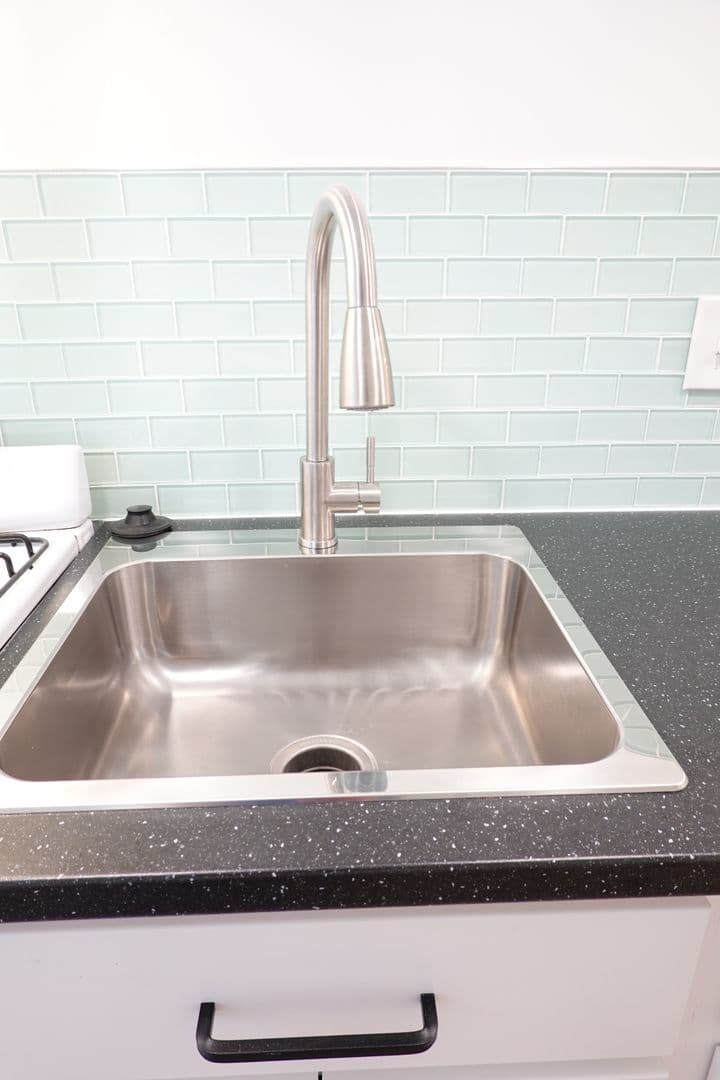 Takoma Park Apartment: 8220 Greenwood Ave