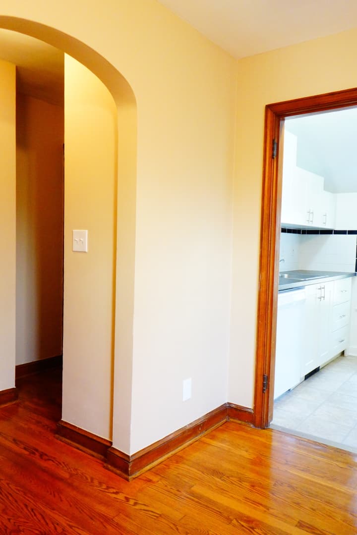 Takoma Park Apartment: 806 Houston Ave