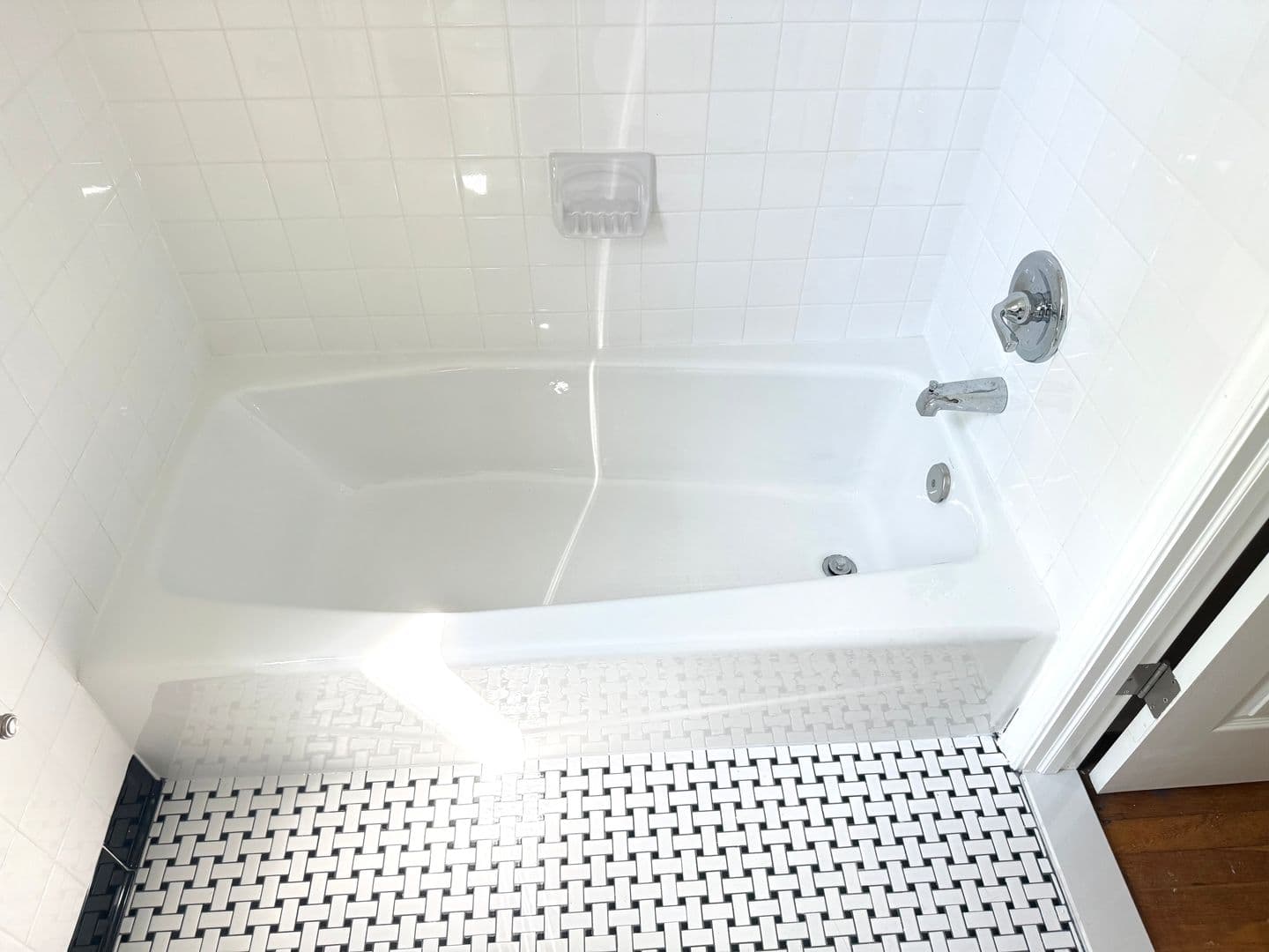 Brentwood Apartment: 4108 40th St.