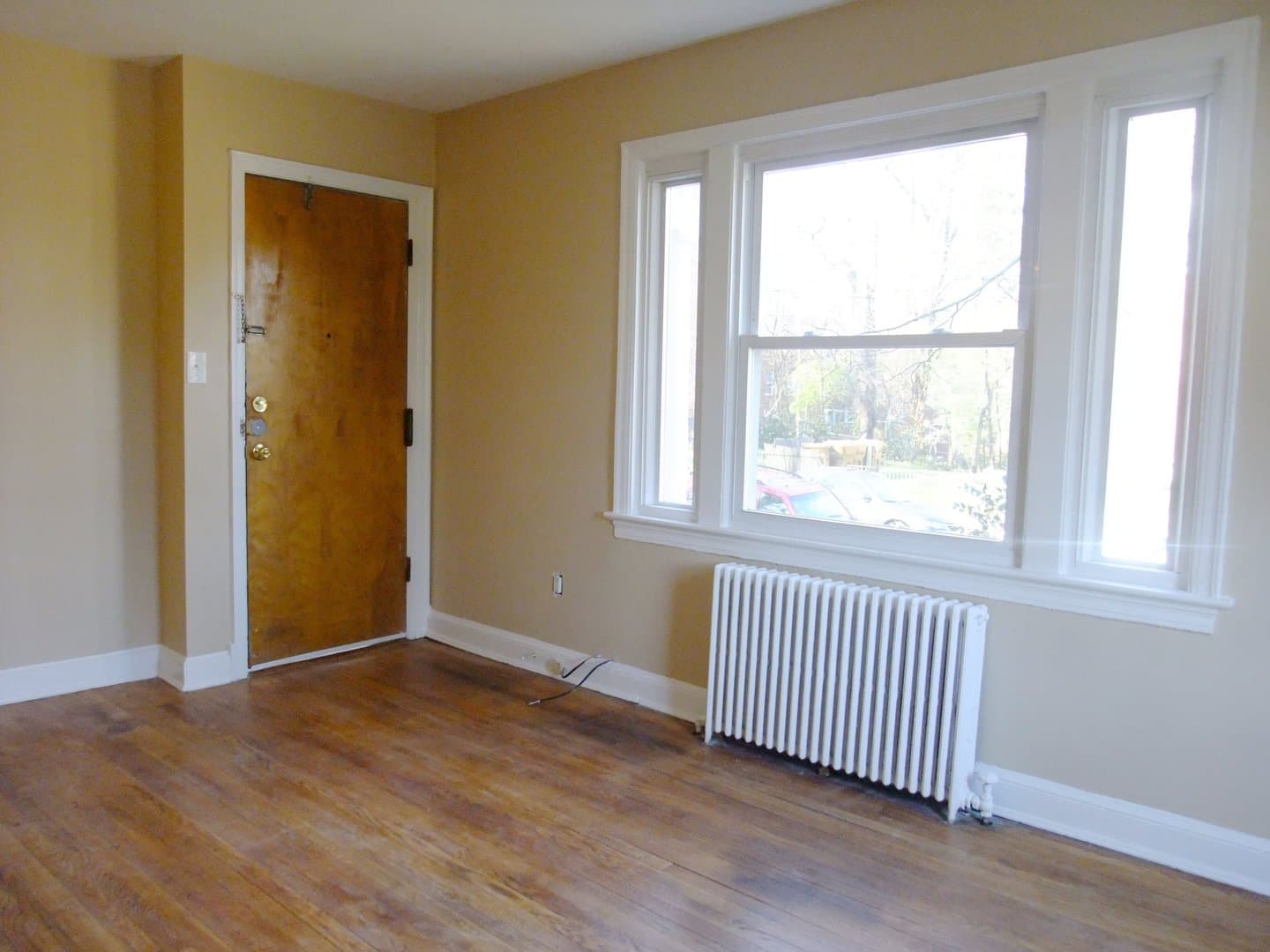 Takoma Park Apartment: 907 Wabash Ave