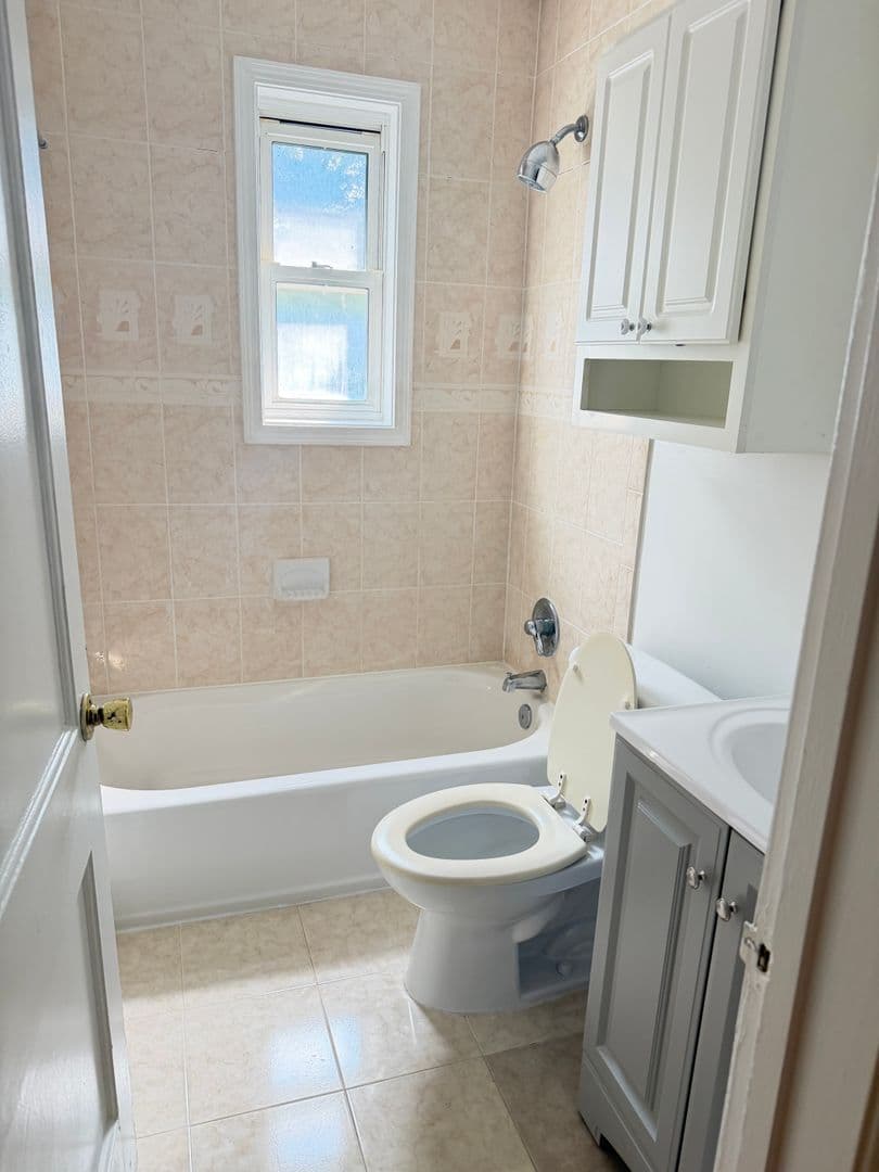 Silver Spring Apartment: 8705 Plymouth St