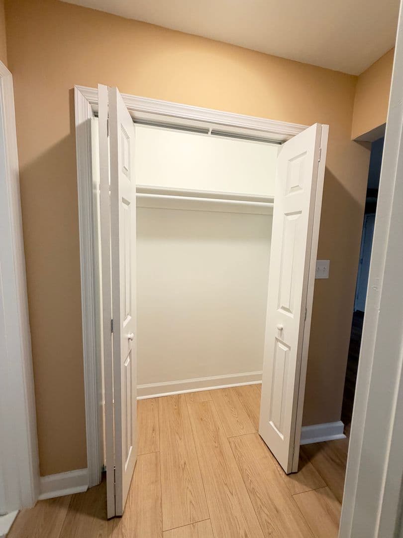 Silver Spring Apartment: 8807 Plymouth St