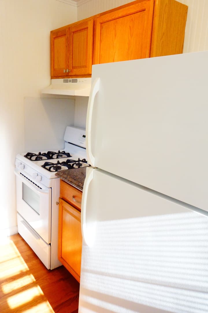 Takoma Park Apartment: 8400 Greenwood Ave