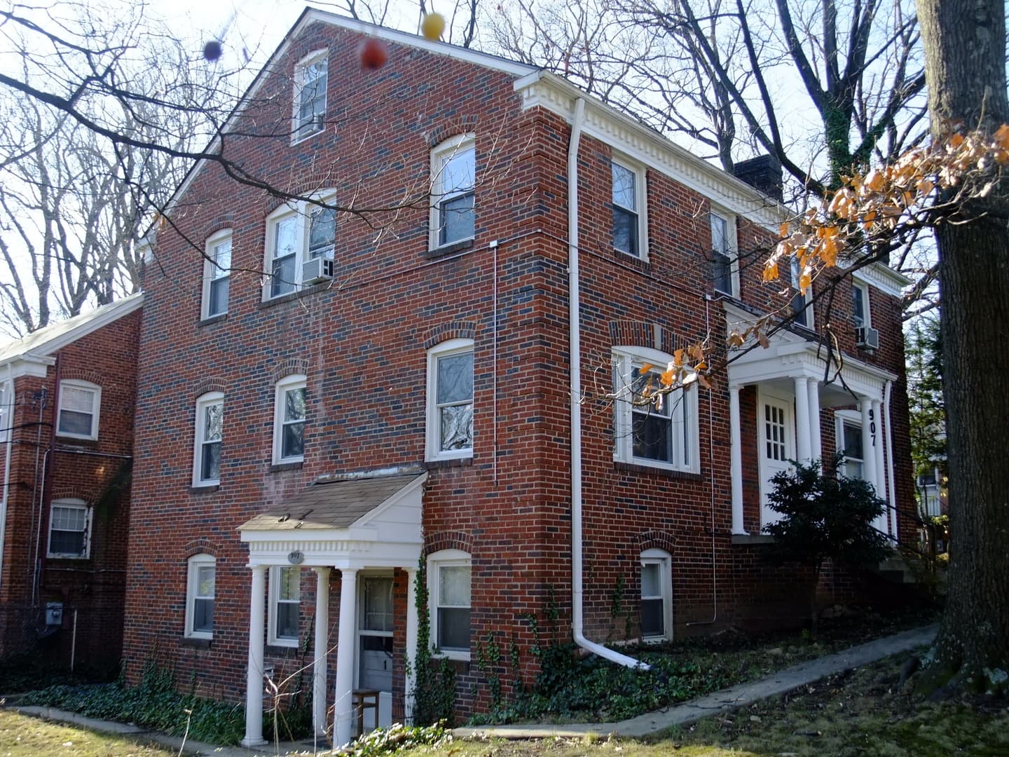 Takoma Park Apartment: 907 Wabash Ave