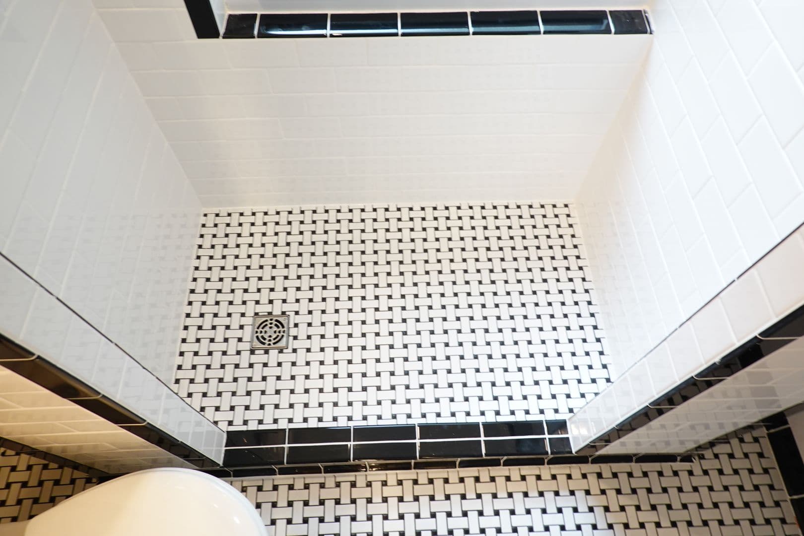 Takoma Park Apartment: 8220 Greenwood Ave