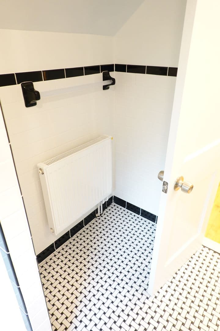 Takoma Park Apartment: 8220 Greenwood Ave