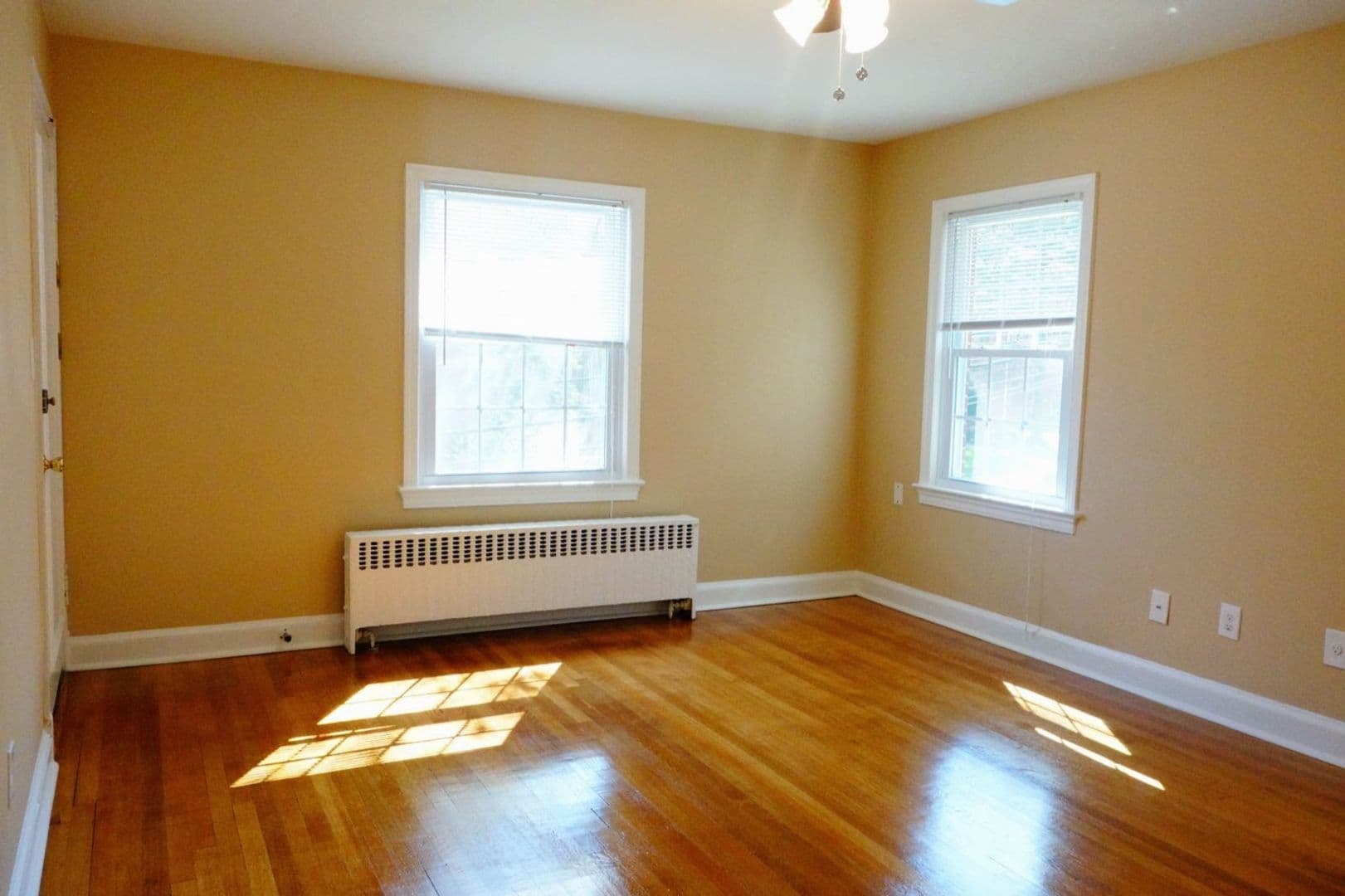 Takoma Park Apartment: 8404 Greenwood Ave