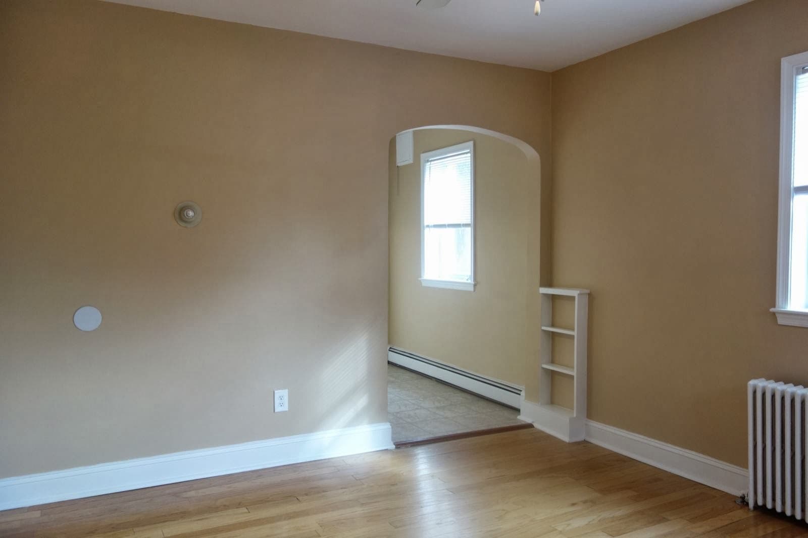 Takoma Park Apartment: 8105 Greenwood Ave