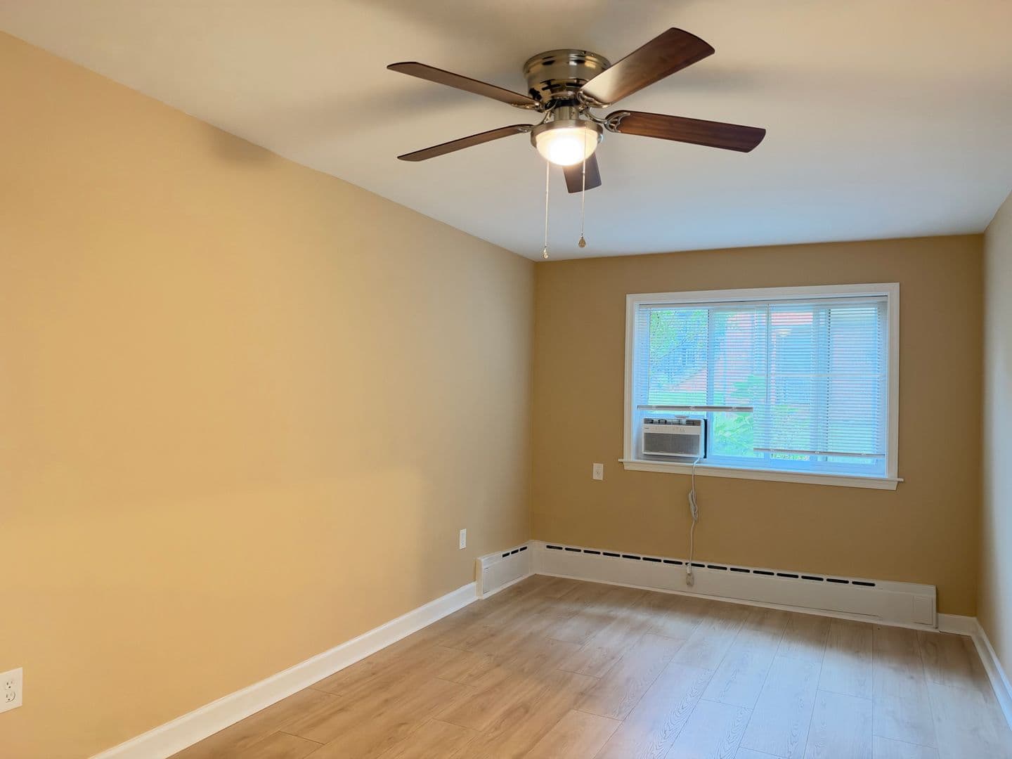 Silver Spring Apartment: 8807 Plymouth St