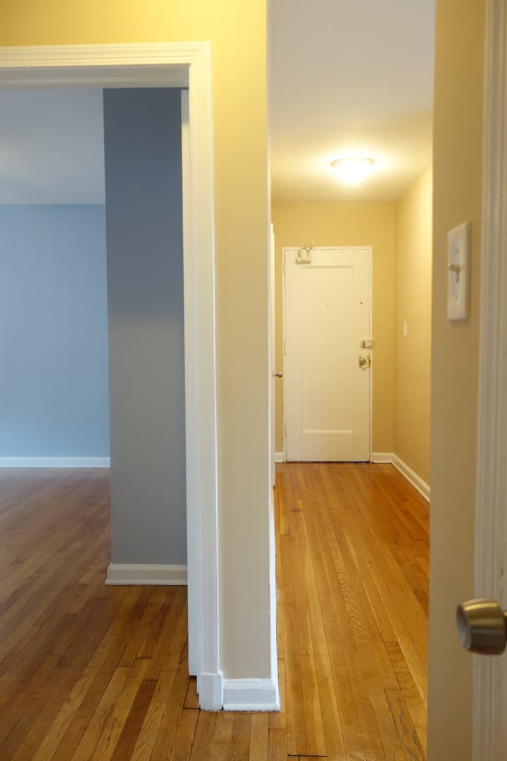 Brentwood Apartment: 4108 40th St.