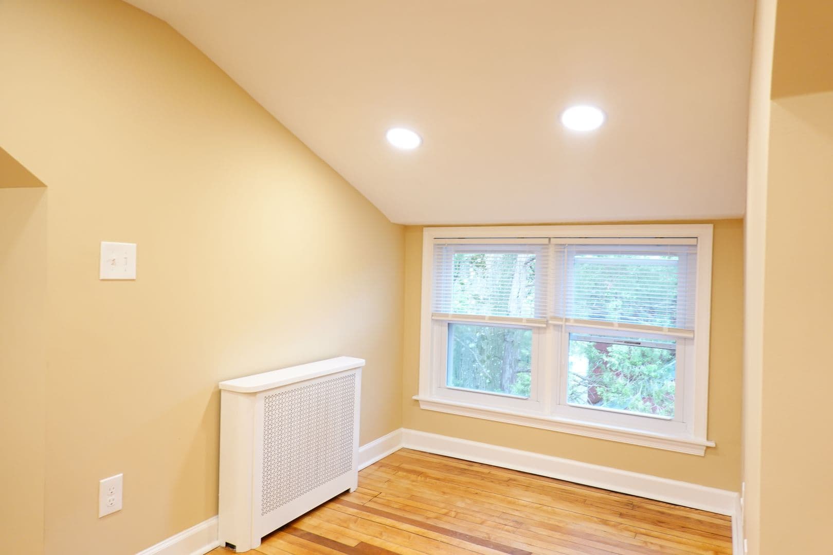 Takoma Park Apartment: 8220 Greenwood Ave