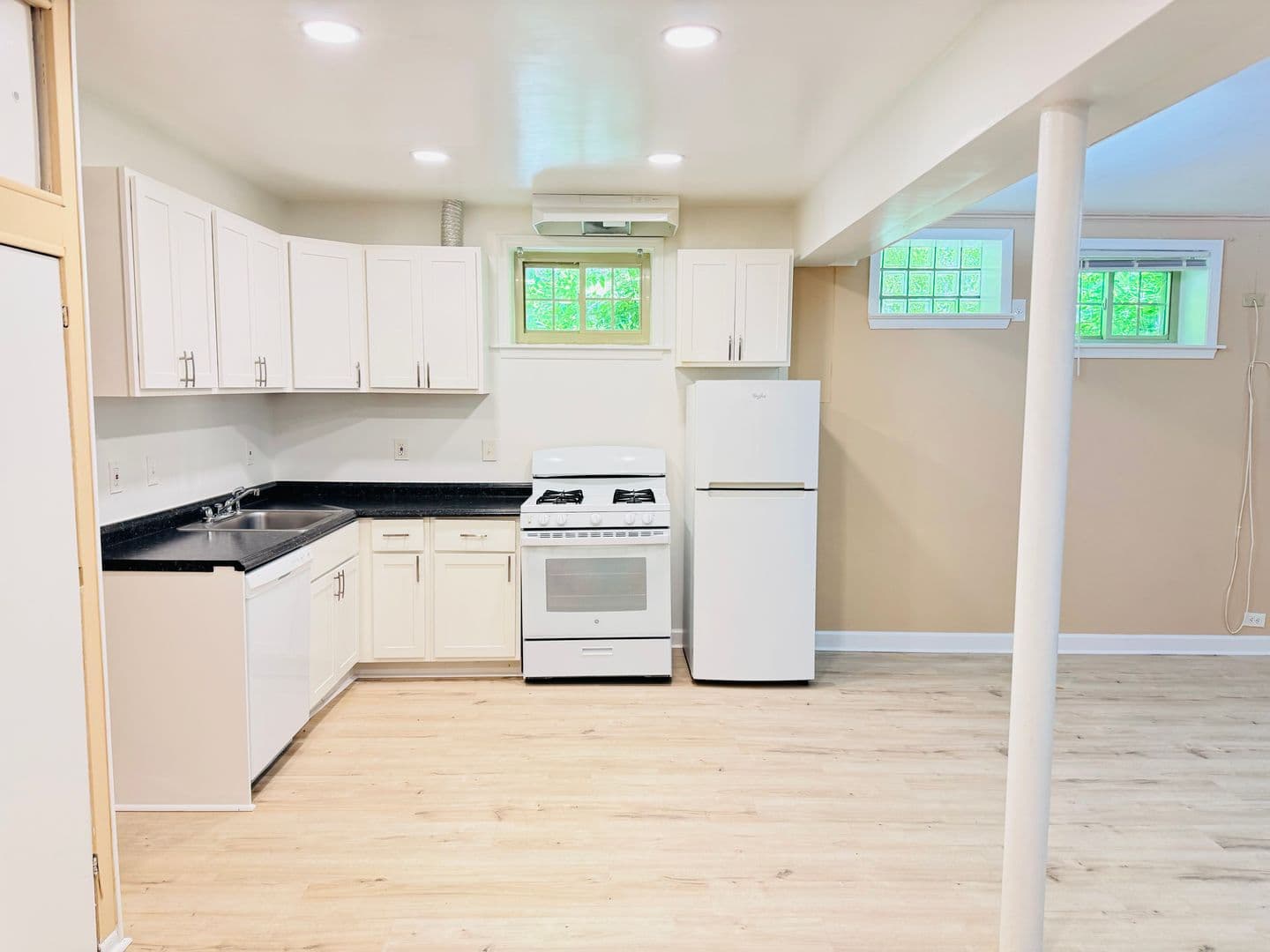 Silver Spring Apartment: 8715 Plymouth St