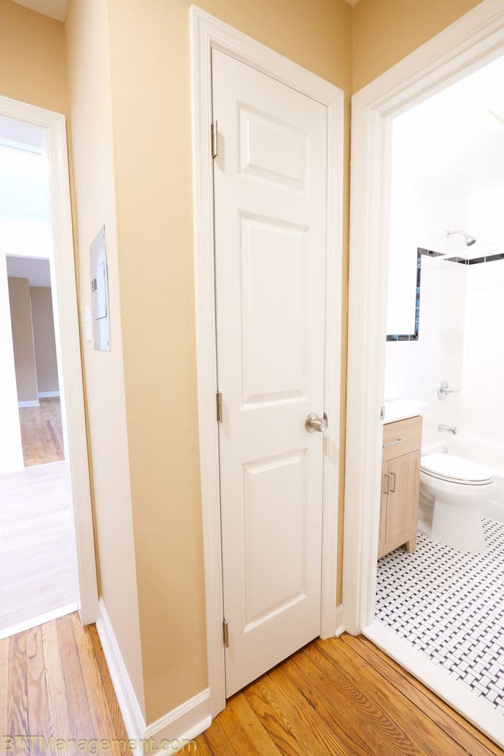 Silver Spring Apartment: 8712 Plymouth St